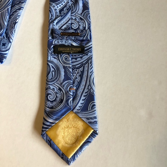 DONALD J. TRUMP Signature Collection, All Silk Tie, Ready To Wear - Picture 4 of 8